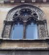 [Sulmona: mullioned window of Tabassi Palace]